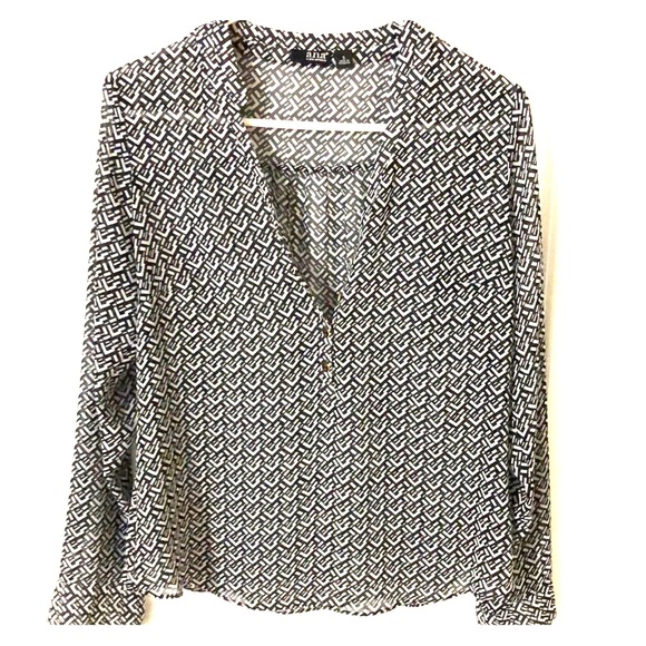 a.n.a Tops - 🔥 3 for 15 🔥 A.N.A Flowy  Black and White Top